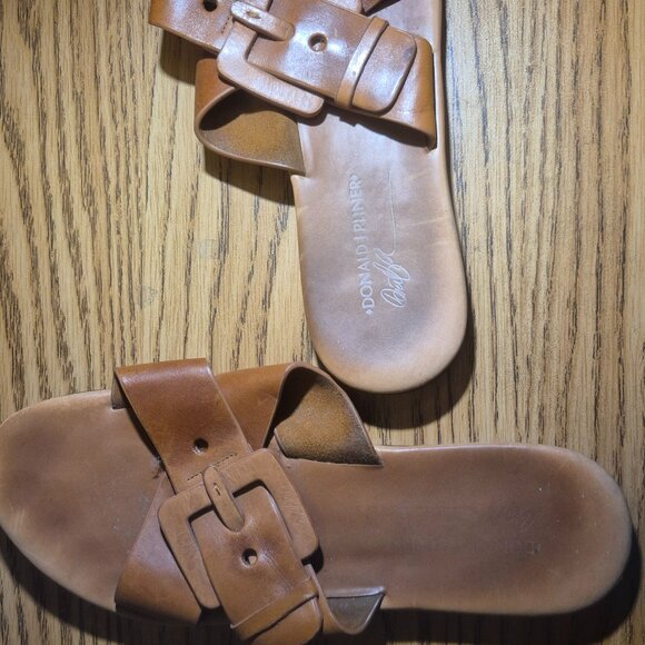 Donald J. Pliner Women's Sandals - Picture 2 of 5